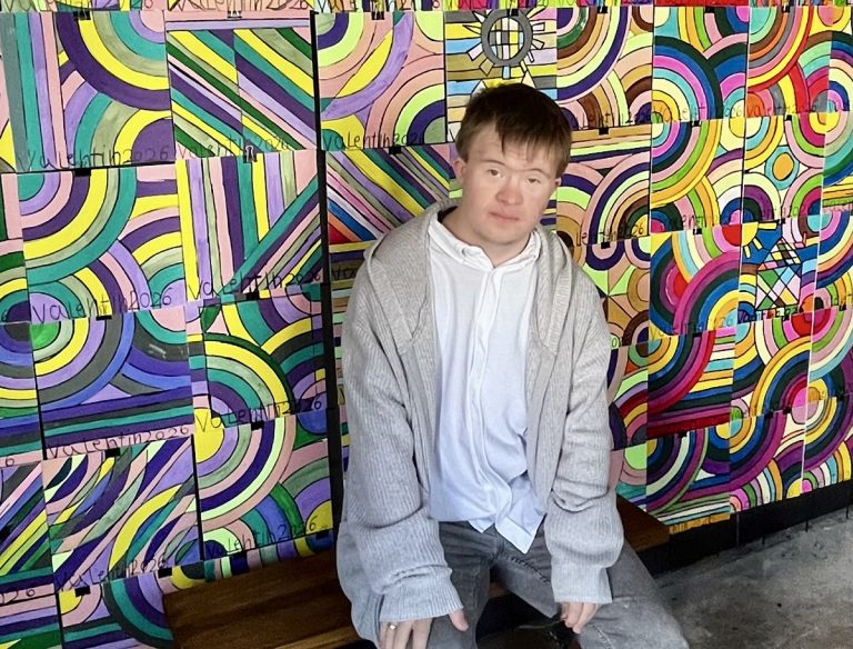 Valentin Kinkeldei. Farbe im Quadrat!