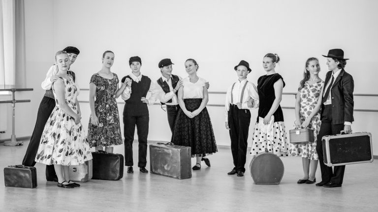 REISEN! – eine Tanztheater-Collage